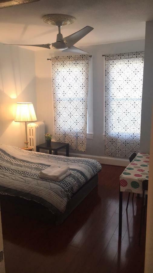 Apartment Comfort & Charm In The Johns Hopkins Uni Baltimore